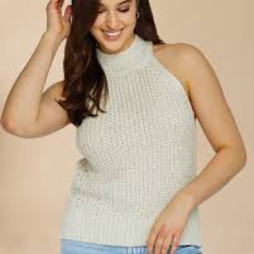 NWT Sleeveless Mock Neck Chunky Knit Sweater - Cream